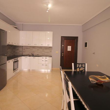 Mece Apt. Sarandë Exteriör bild