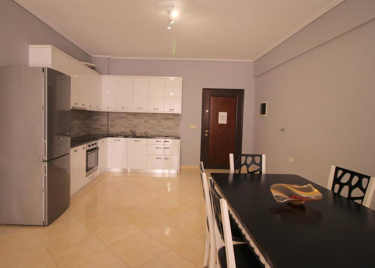Mece Apt. Sarandë Exteriör bild